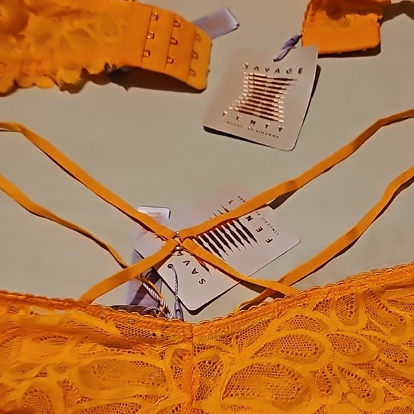 Savage X Fenty Orange Push-Up Bra and panty set - Picture 8 of 9